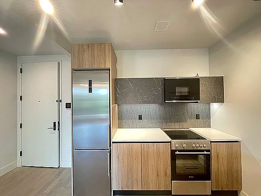 3rd image of 2708 Snyder Ave #145