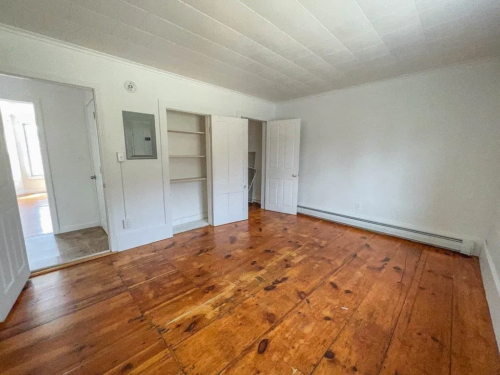 2 bed, 1.0 bath, 950 sqft, $1,700 — Photo 4