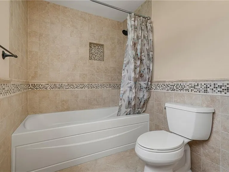 10112 Banyan St — Photo 22
