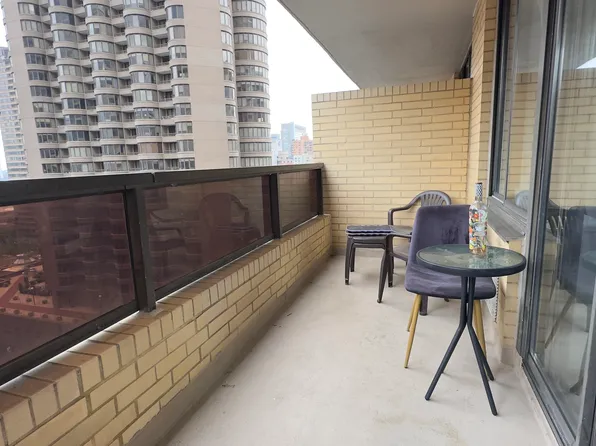 311 East 38th Street 12C image 3 of 10