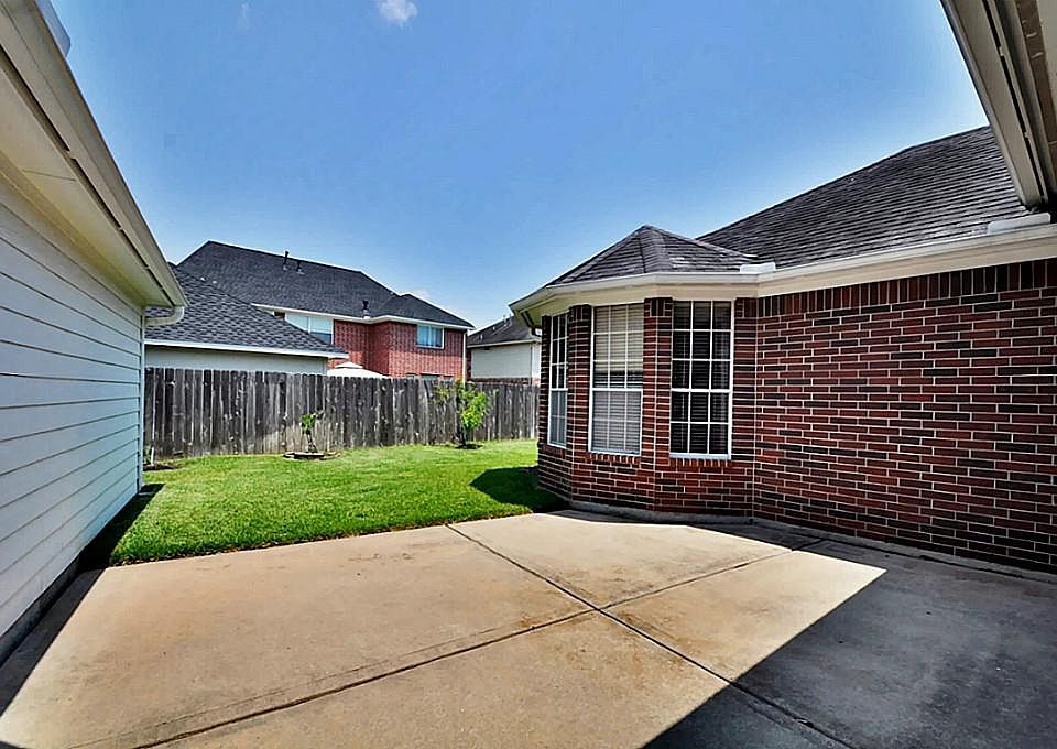 1st image of 1819 Rosewood Ln