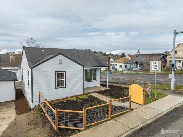 307 N 5th Avenue, Kelso, WA 98626