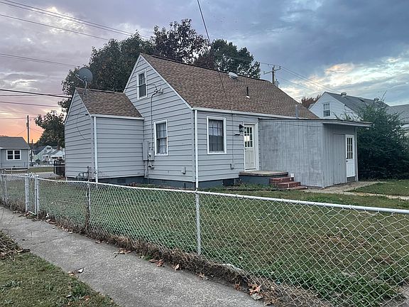 3rd image of 2107 Rodman Ave