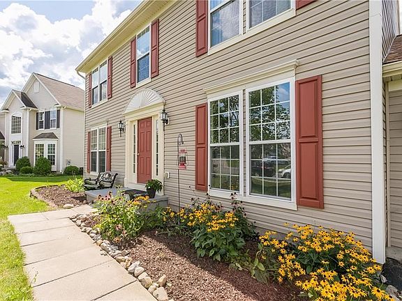 2nd image of 1868 Saddle Horn Dr