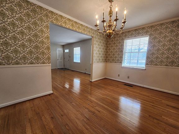 3rd image of 4811 Bellbrook Dr
