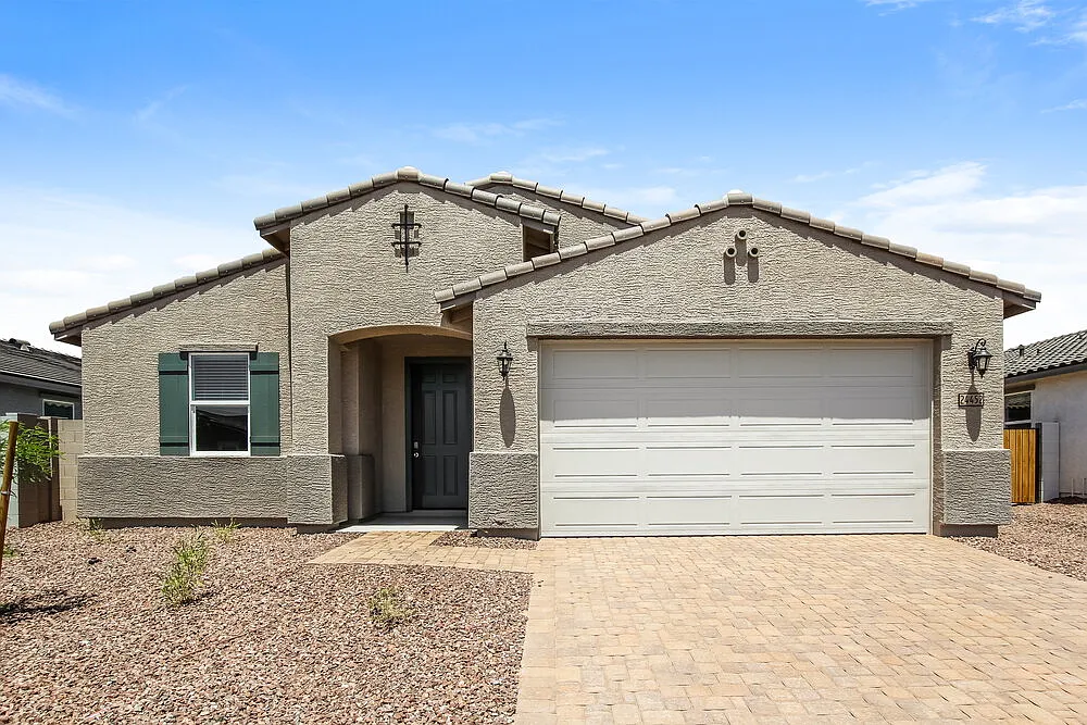 4 bed, 3.0 bath, 2168 sqft, $2,405 — Photo 1