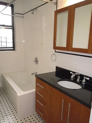 Rented by Metropolitan Equities | media 23