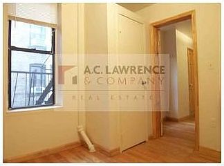 4th image of 1590 Lexington Ave #2