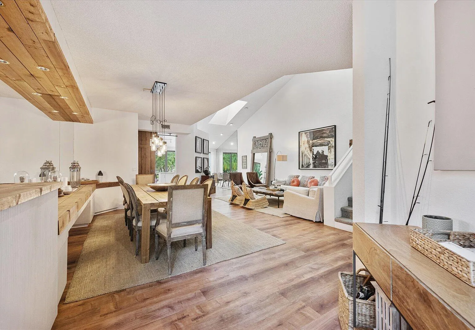 4 bed, 5.5 bath, 3163 sqft, $9,000 — Photo 4