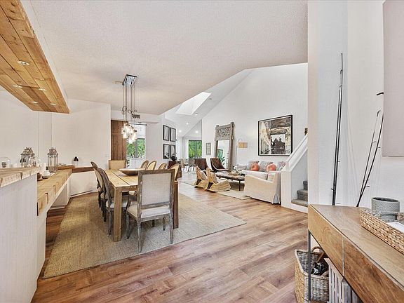 4th image of 2585 Sheltingham Dr