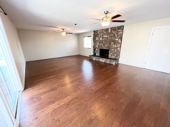 3rd image of 1036 Shadydale Ave