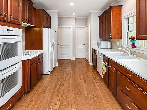 3rd image of 2688 Henderson Chase Ct