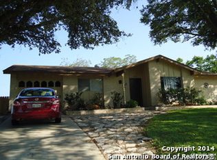 111 Woodview Dr, Live Oak, TX 78233