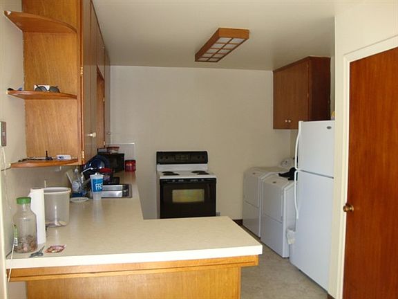 4th image of 290-294 Ash St N
