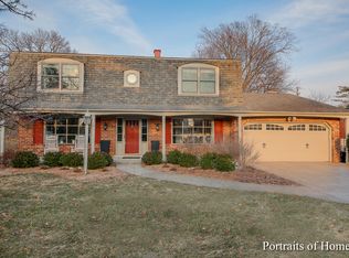 1597 Surrey Dr, Wheaton, IL 60189