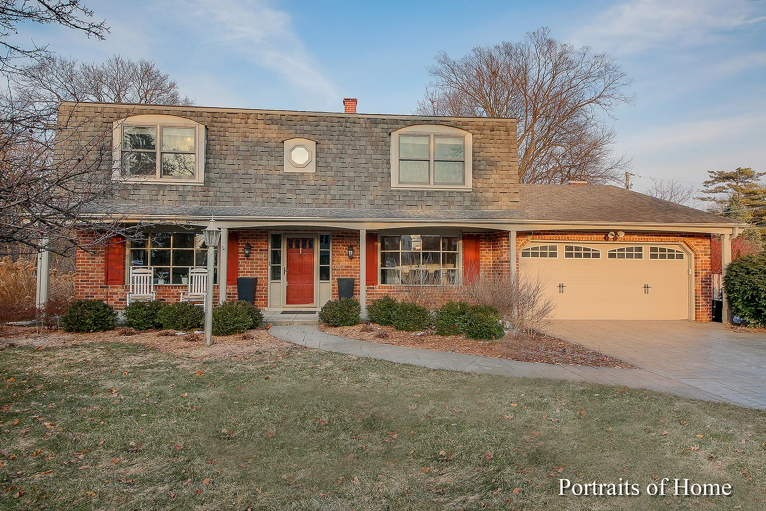 1597 Surrey Dr photo 1