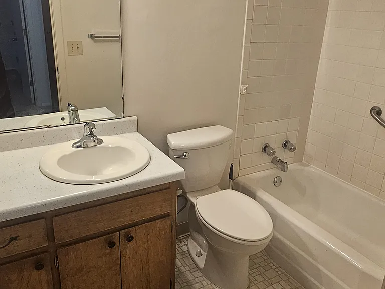417 W Jefferson St #W2 — Photo 7