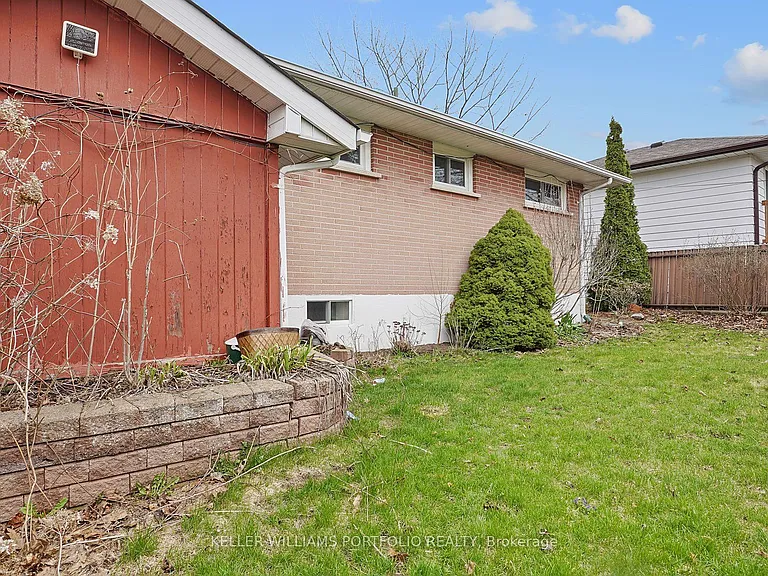 68 Athabasca St — Photo 47