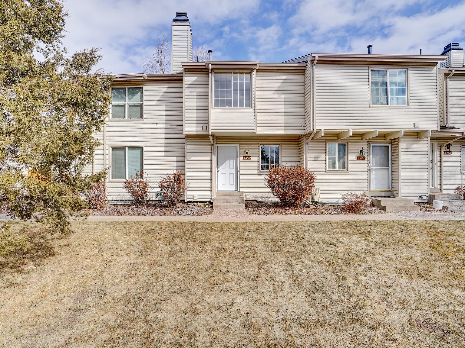 3 bed, 2.5 bath, 1788 sqft, $2,350 — Photo 1