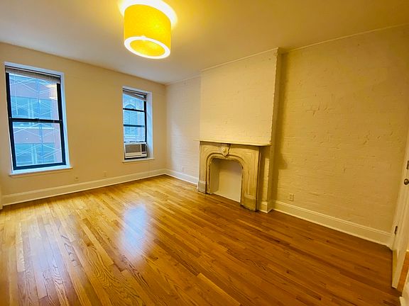 4th image of 445 W 56th St #4RW
