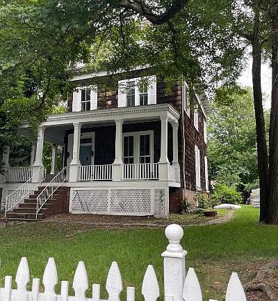 5th image of 163 Clinton Ave