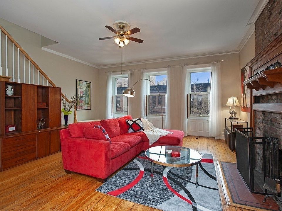 1st image of 32 W 87th St