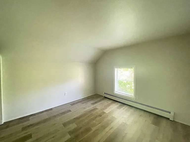 98 Main St #8 — Photo 8