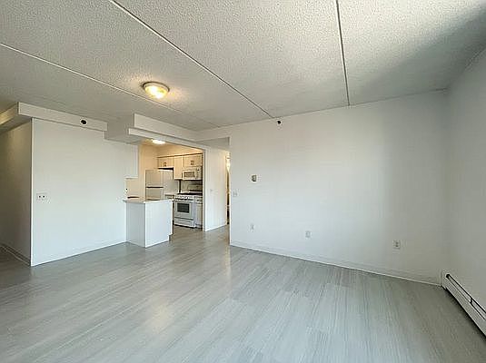 3rd image of 210 E 118th St APT 602