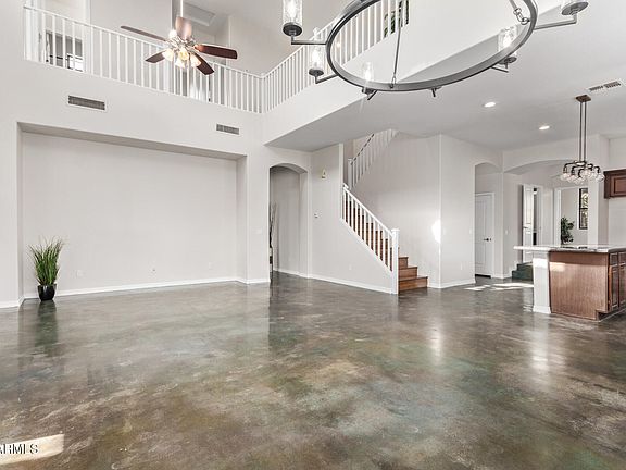 4th image of 1407 W SWAN Court