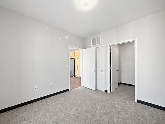 4th image of 2260 Bohland Ave #404