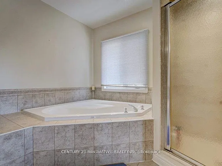 19 Brookgreene Cres — Photo 13