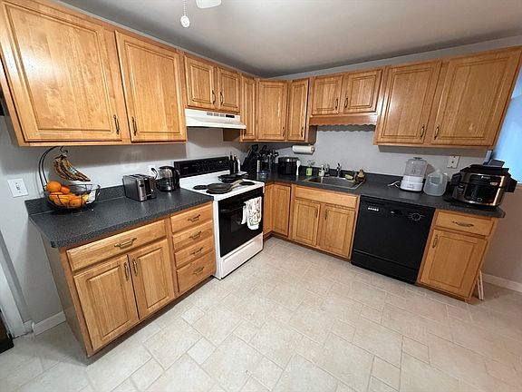5th image of 232 Chestnut St