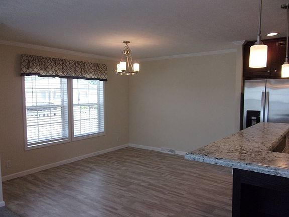 4th image of 52533 Pineview Cir