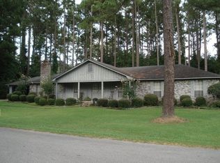 25 Heatherwood Dr, Laurel, MS 39440
