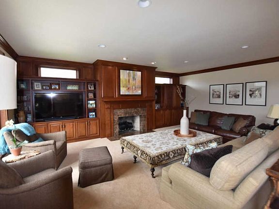 5th image of 905 N Evergreen Cir