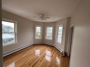 23 Vermont St, Cranston, RI 02920