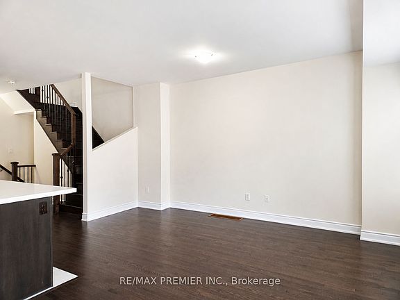 2nd image of 34 Arnold Cres