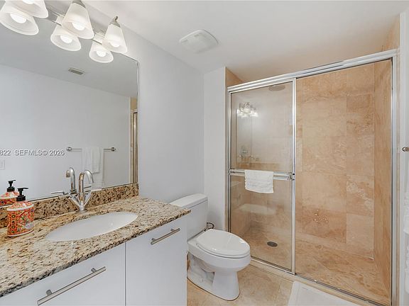 4th image of 41 SE 5th St APT 1607