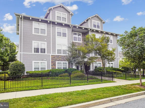 23730 Clarksmeade Dr Unit 301, Clarksburg, MD 20871