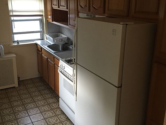 2nd image of 10819 95th Ave