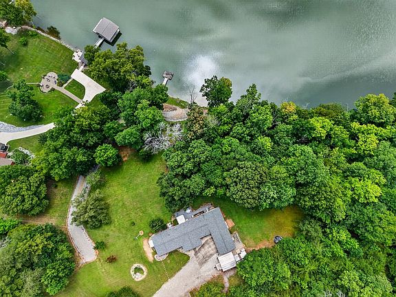 4th image of 279 Earls Ln