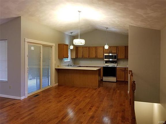 2nd image of 7 Dunlap Cove Dr