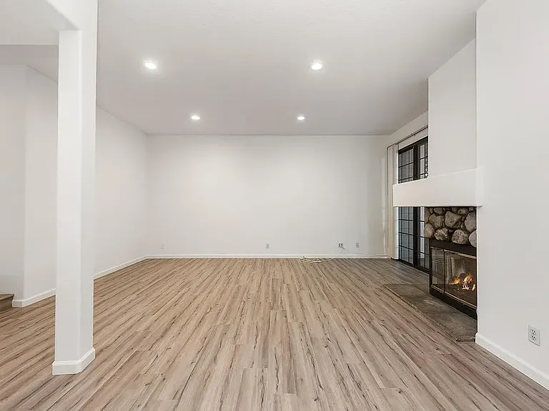 8182 Mainsail Dr #102 — Photo 18