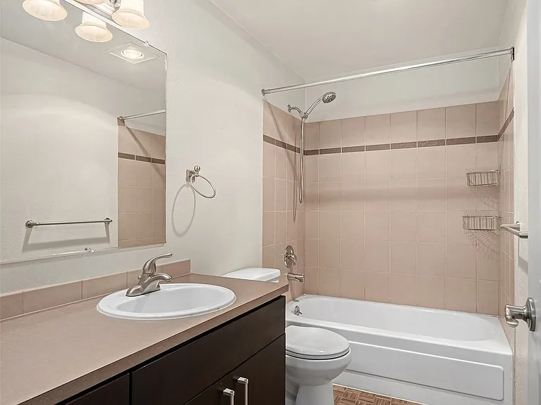 718 Kirkland Cir #301 — Photo 5