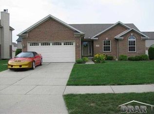 33264 Green Wing Ln, Brownstown, MI 48173