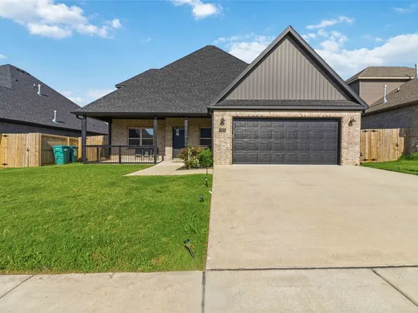 811 Ann Pl, Centerton, AR 72719