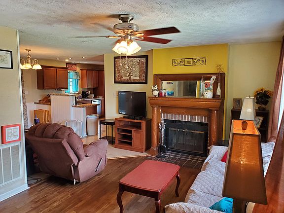4th image of 6925 Ellesmere Dr