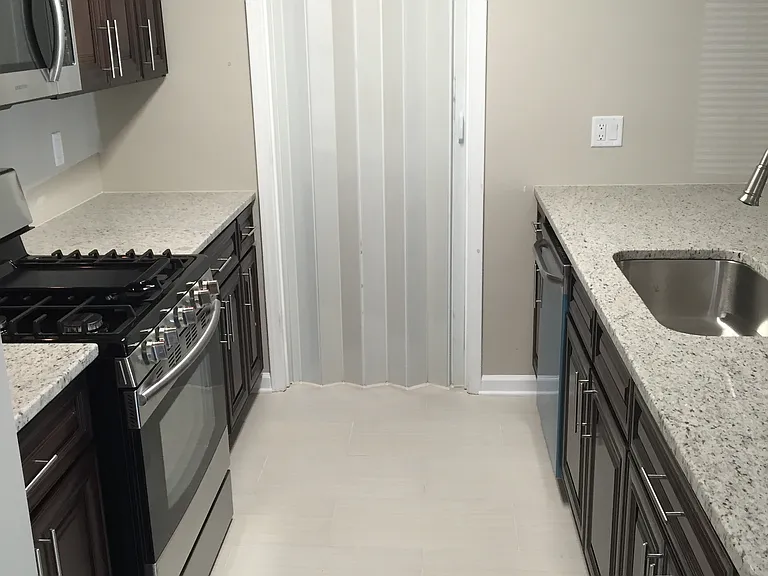 1001 Dassow Ct #1001 — Photo 27