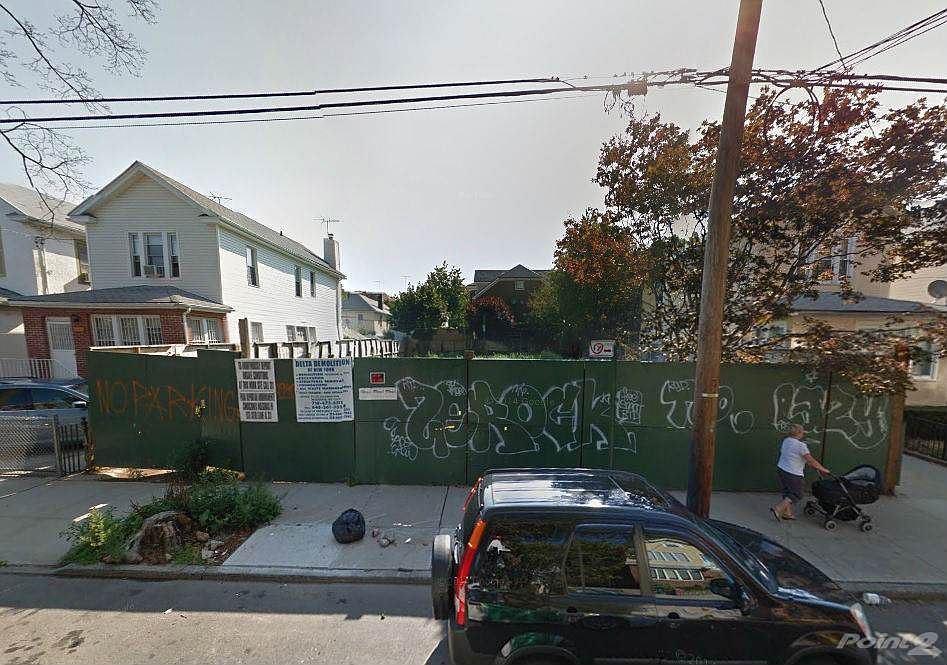 1st image of 1947 E 18th St