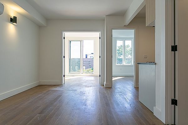 1st image of 319 19th St #3Z